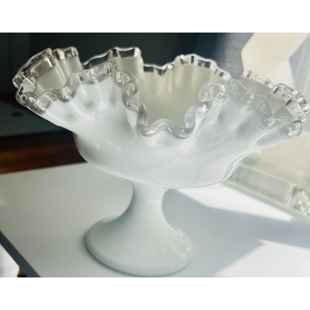 vintage‎ fenton silver crest milk glass Centerpiece